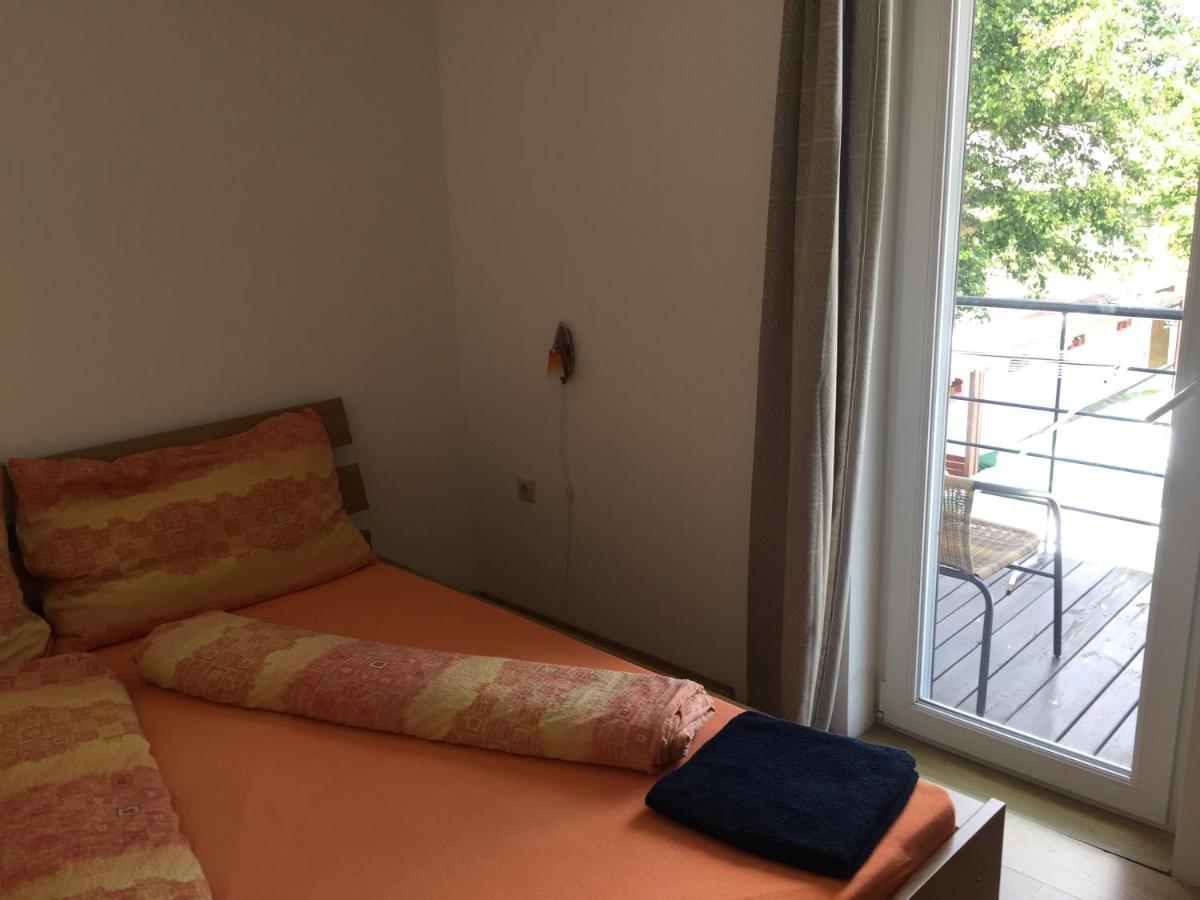 Hableany Etterem, Pizzeria Es Vendeghaz Bed & Breakfast Balatonmariafurdo Ngoại thất bức ảnh