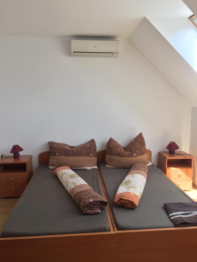 Hableany Etterem, Pizzeria Es Vendeghaz Bed & Breakfast Balatonmariafurdo Ngoại thất bức ảnh