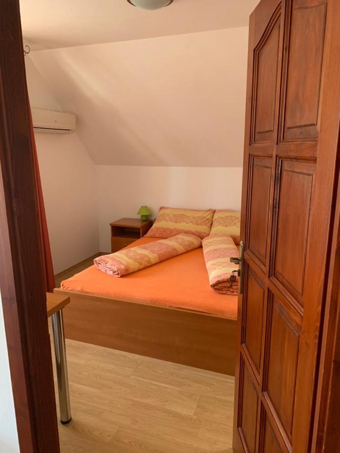 Hableany Etterem, Pizzeria Es Vendeghaz Bed & Breakfast Balatonmariafurdo Ngoại thất bức ảnh