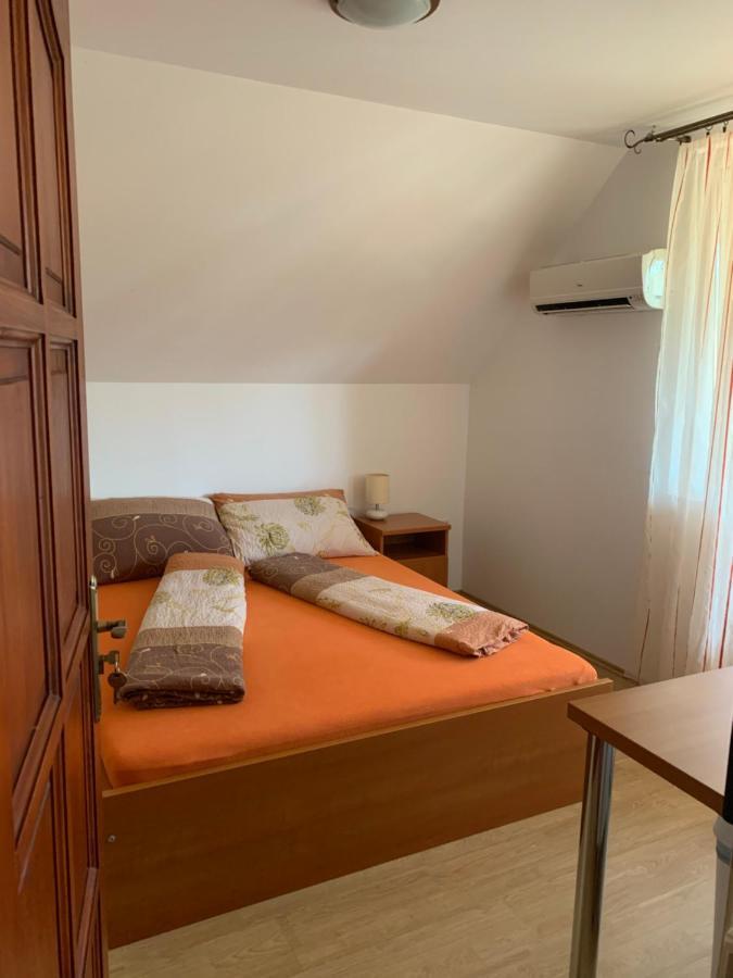 Hableany Etterem, Pizzeria Es Vendeghaz Bed & Breakfast Balatonmariafurdo Ngoại thất bức ảnh