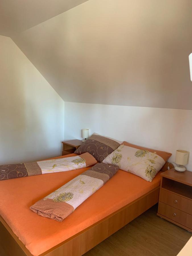 Hableany Etterem, Pizzeria Es Vendeghaz Bed & Breakfast Balatonmariafurdo Ngoại thất bức ảnh
